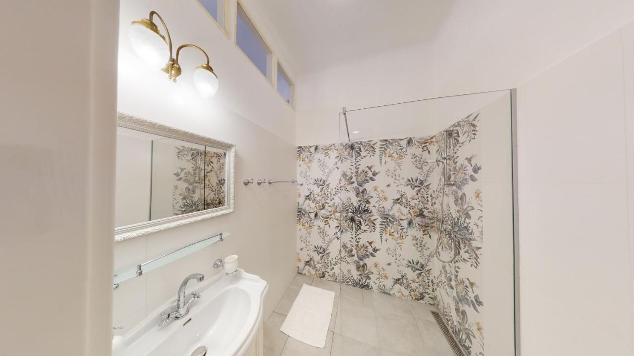 Apartments Kromeriz Ngoại thất bức ảnh