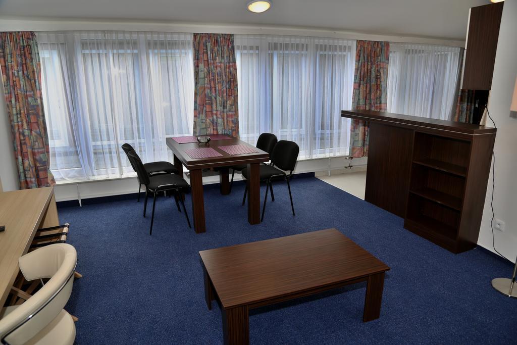 Apartments Kromeriz Phòng bức ảnh