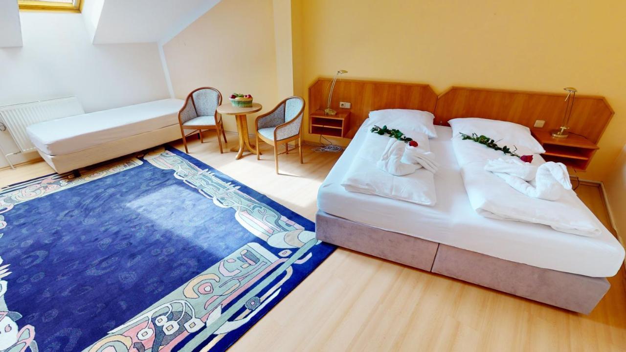 Apartments Kromeriz Ngoại thất bức ảnh