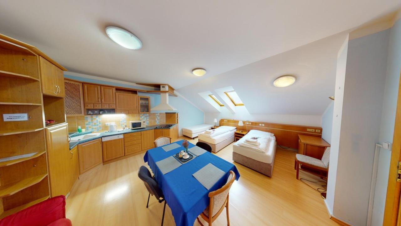 Apartments Kromeriz Ngoại thất bức ảnh