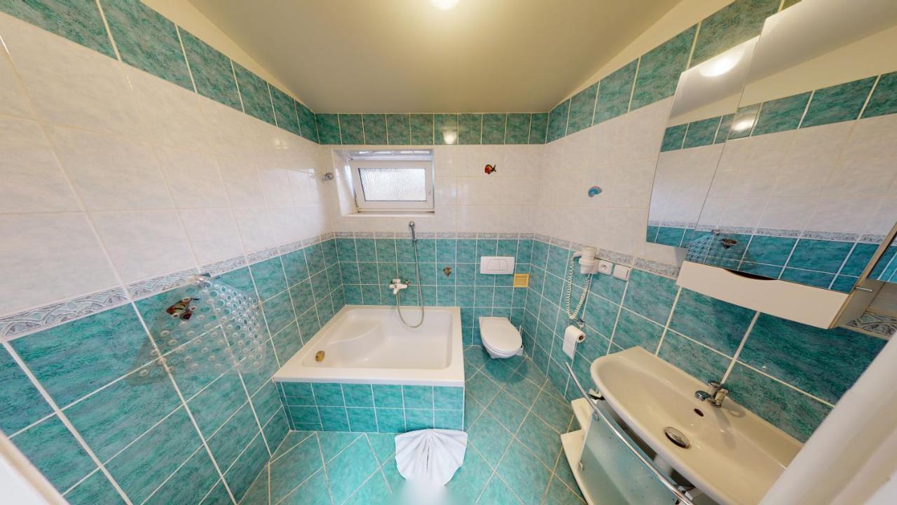 Apartments Kromeriz Ngoại thất bức ảnh