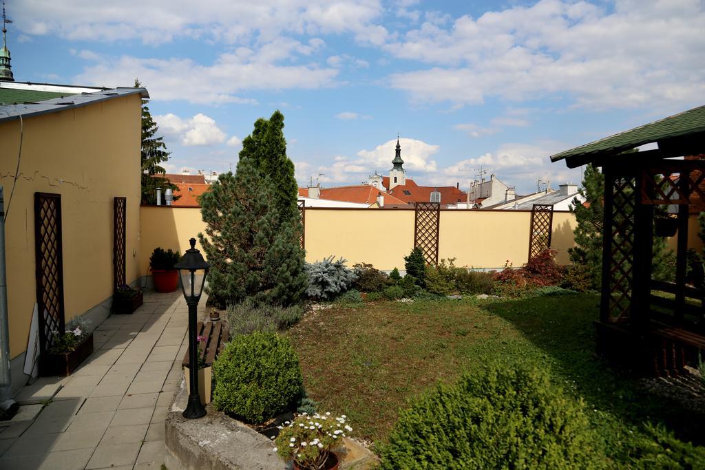 Apartments Kromeriz Ngoại thất bức ảnh